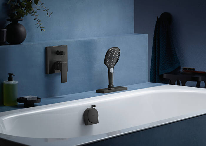 Смеситель Hansgrohe Metropol для ванны настенный скрытый с рычаговой рукояткой 32545340, шлифованный черный хром. Фото